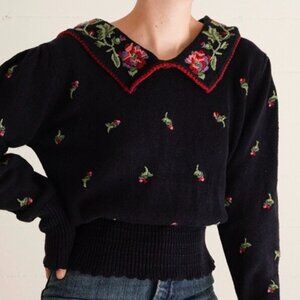 Amazing Vintage Embroidered Collar Sweater, size M